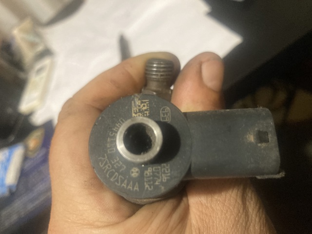 BOSCH 0445110327 Форсунка впрыска топлива в наличии Львов