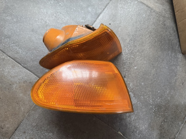 Поворотник правый 1226058 OPEL
