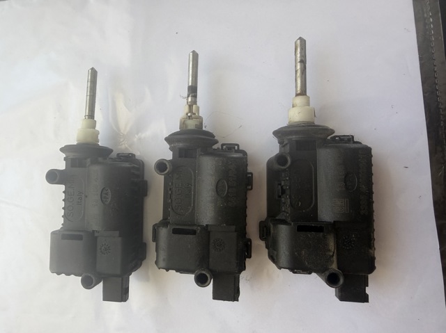 13158426 GM Мотор-привод открытия лючка бака купить в Каменское