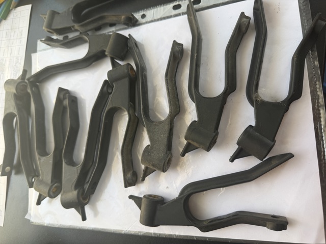 Подушка радиатора охлаждения 13162131 OPEL