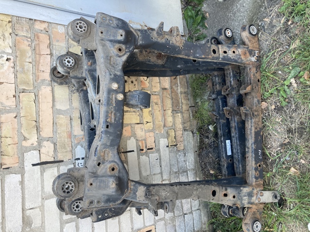 Передняя балка 13338889 OPEL