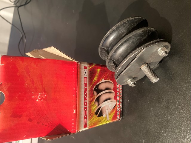 Подушка двигателя передняя Ваз 2101