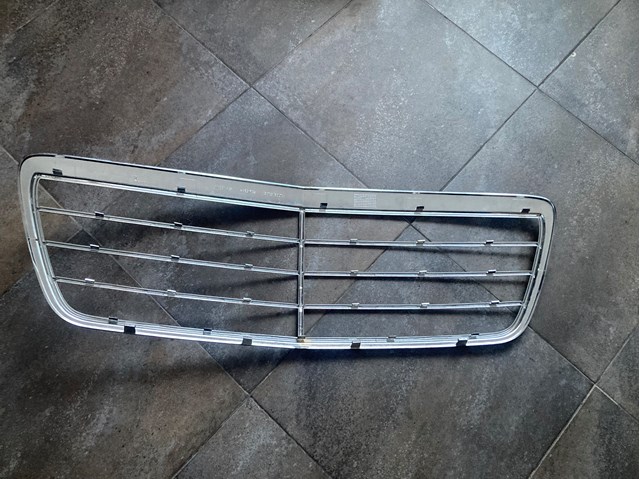 2108800583 MERCEDES Решетка радиатора купить в Кривой Рог