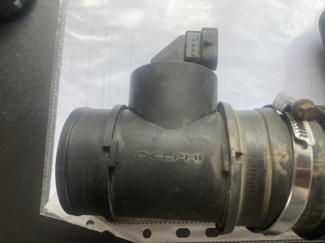 Датчик массового расхода воздуха 25358054 GM