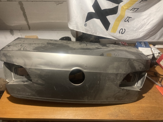 3AE827025 VAG Крышка багажника купить в Хмельницкий