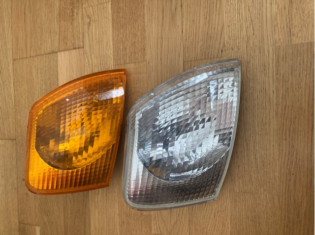 Указатели поворота (передние) 3B0953050C VAG
