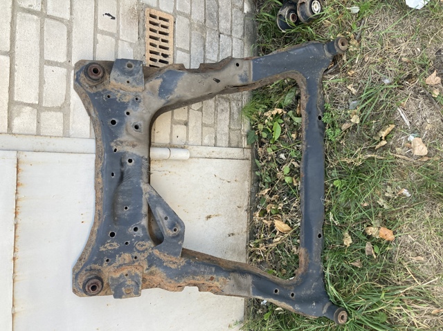 Балка передней подвески 54400JD000 NISSAN