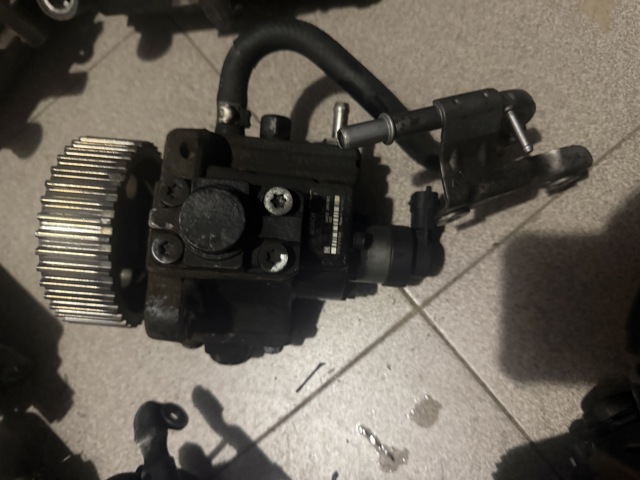 Насос топливный высокого давления 55571005 OPEL