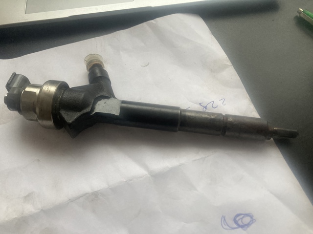 Форсунка дизельная в сборе 5821102 OPEL