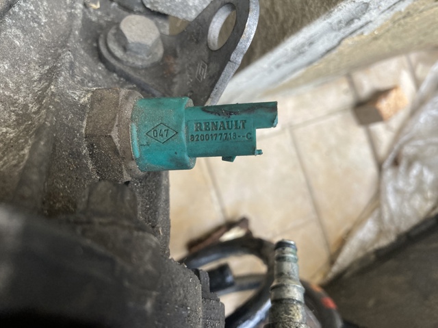 Датчик заднего хода 8200177718 NISSAN