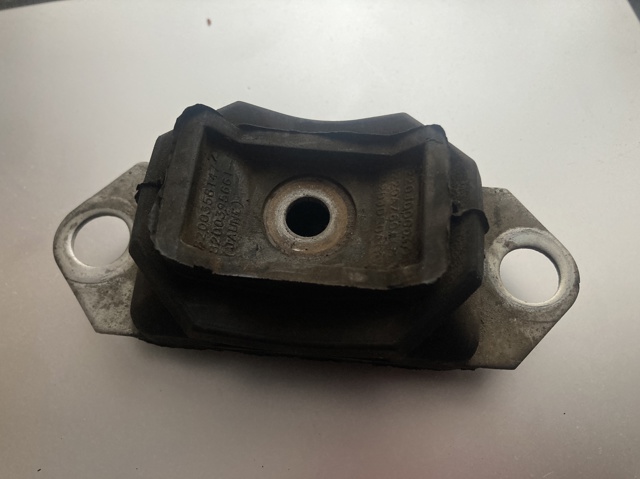 Подушка (опора) двигателя, левая Nissan Qashqai +2 1