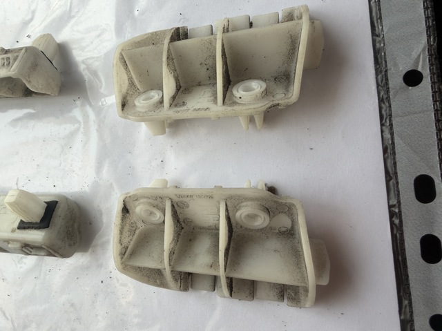 85227JD01A NISSAN Кронштейн бампера заднего левый купить в Ужгород