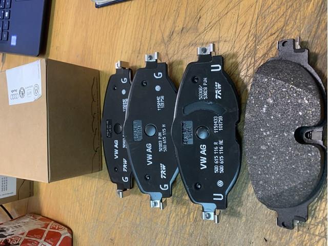 8V0698151B Передние тормозные колодки купить Тернополь