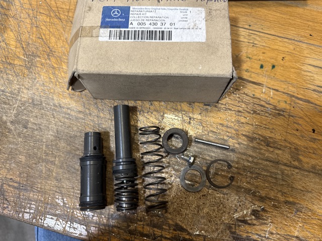 Ремкомплект главного тормозного цилиндра A0054303701 MERCEDES