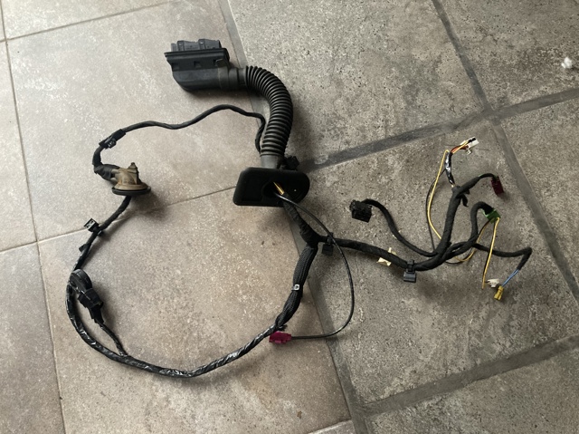 Электропроводка передней двери A2055405540 MERCEDES