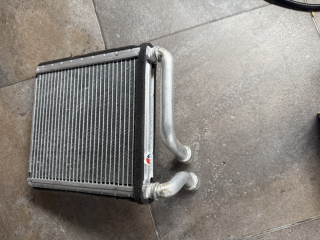 Радиатор печки D6W014TT THERMOTEC
