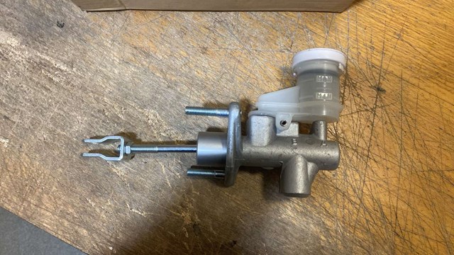Цилиндр сцепления FR543 JAPANPARTS