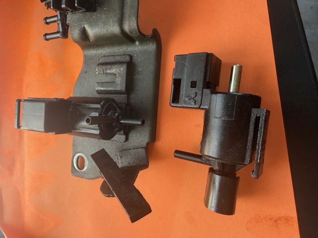 Клапан электропневматический KL0118741 MAZDA