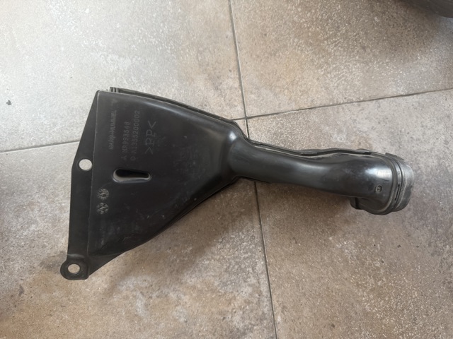 Воздухозаборник MR993548 MITSUBISHI