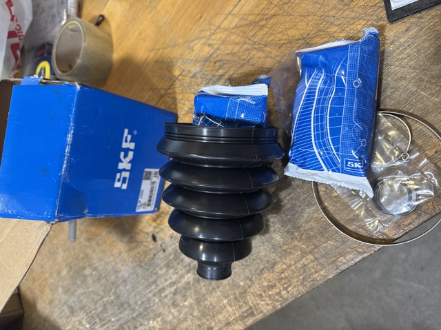 VKJP1350 SKF Пыльник ШРУСа передней полуоси наружный купить в Ужгород