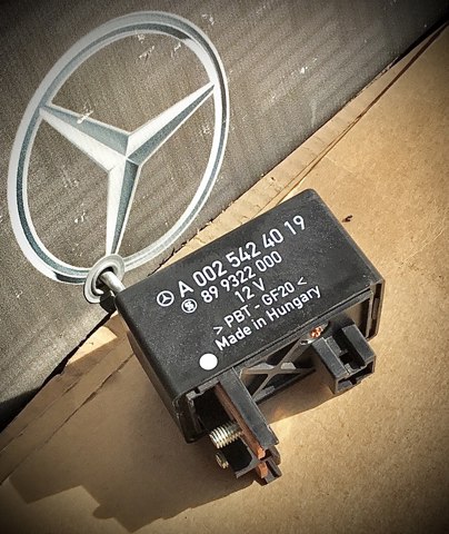 Реле свечей накала A0025424019 MERCEDES