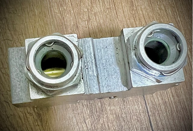 A1645010265 MERCEDES Термостат системы охлаждения масла АКПП купить в Житомир