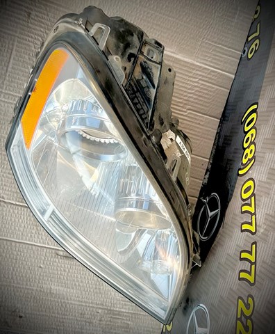 A1648205261 MERCEDES Фара правая купить в Черновцы