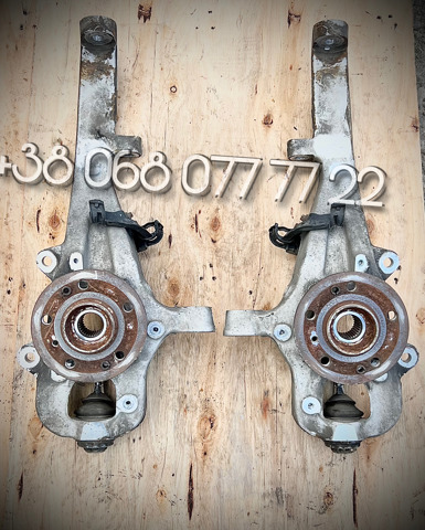 Цапфа поворотная правая A1663301020 MERCEDES