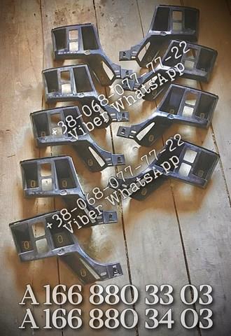Правое крепление заднего бампера A1668803403 MERCEDES