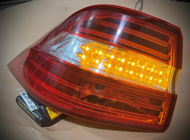 Задний левый стоп A1669063301 MERCEDES