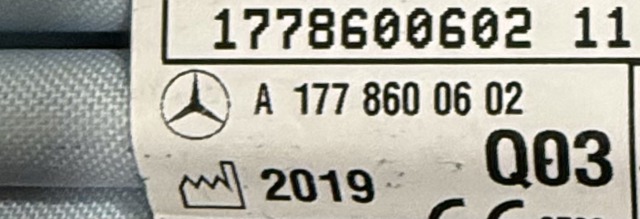 MERCEDES A1778600602 Шторка боковая, правая в наличии Черновцы