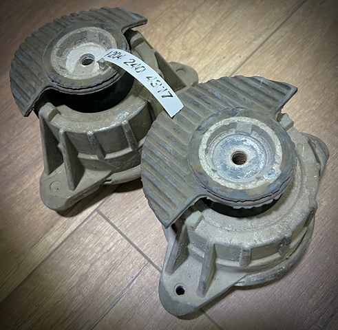 A2042404317 MERCEDES Передняя опора двигателя купить в Черкассы