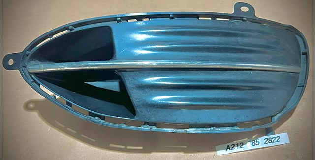 A2128852822 MERCEDES Заглушка (решетка) противотуманных фар бампера переднего правая купить в Павлоград