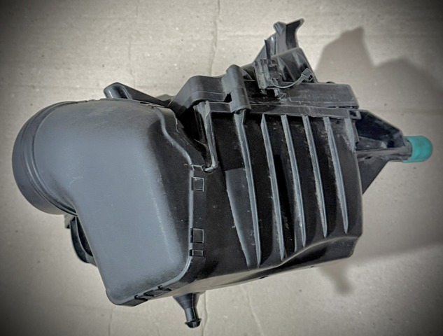 A2820903800 MERCEDES Корпус воздушного фильтра купить в Львов