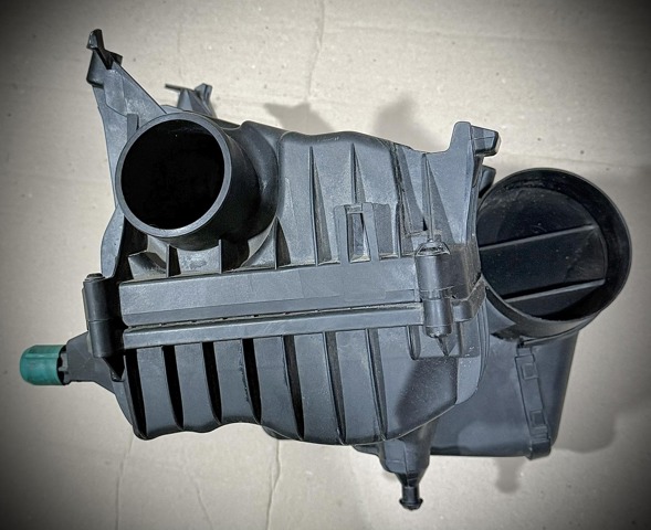  Корпус воздушного фильтра A2820903800 MERCEDES