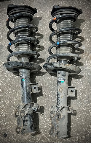 Стойка амортизатора передняя A6393206613 MERCEDES