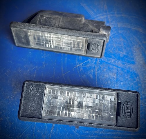 Фонарь освещения номерного знака A6398200256 MERCEDES