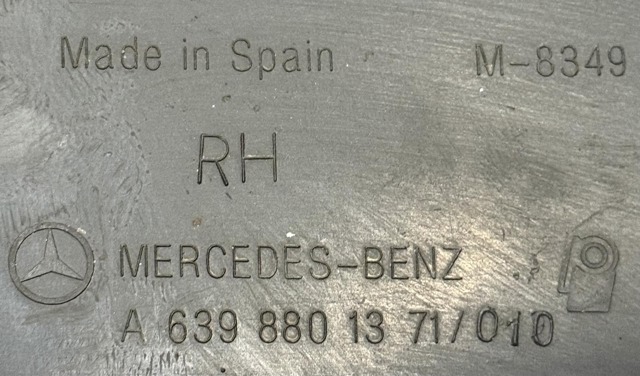 MERCEDES A6398801371 Бампер задний, правая часть в наличии Львов