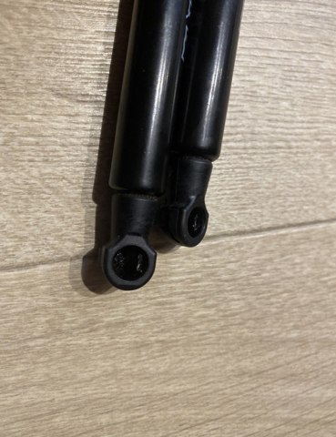 VAG 8W0823359C Амортизатор капота в наличии Черкассы