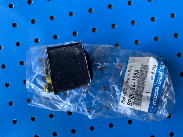 Опора стабилизатора BP4K34156A MAZDA