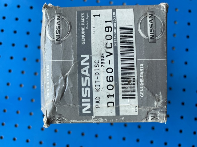 Передние тормозные колодки D1060VC091 NISSAN