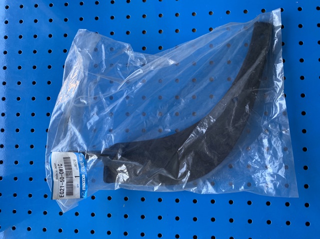 Молдинг бампера переднего, левый EG21500W1C MAZDA