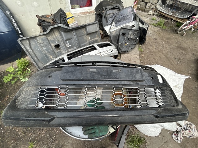 Решетка переднего бампера, нижняя 53102YP030 TOYOTA