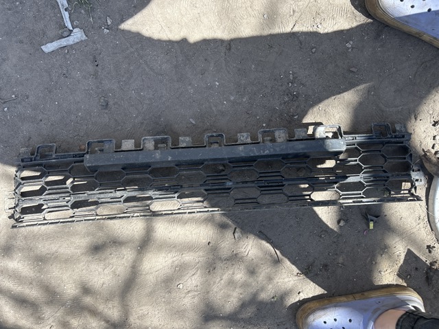 Решетка радиатора 5E3853677A VAG