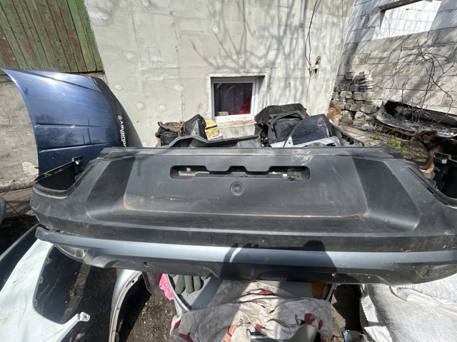 Задний бампер 850220923R RENAULT