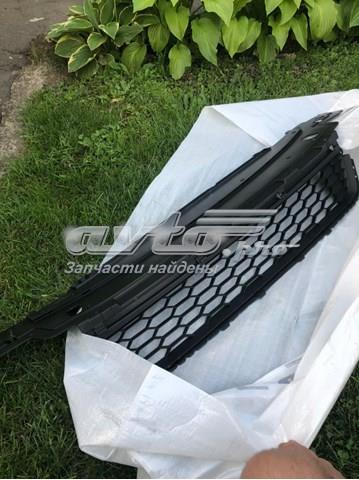 HONDA 71103T2AA00 Решетка бампера переднего центральная в наличии Николаев