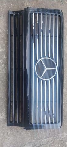 MERCEDES 4638880015 Решетка радиатора в наличии Днепр