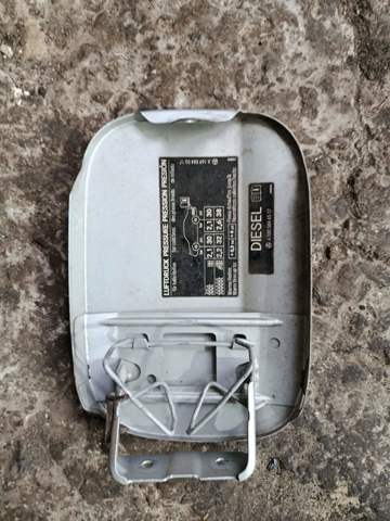 Лючок паливного баку — фото 3