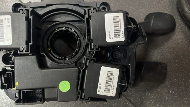 Підрулевий перемикач