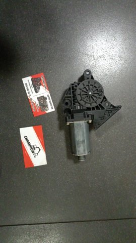 0130821765 BOSCH Мотор стеклоподъемника двери передней левой купить в Киев